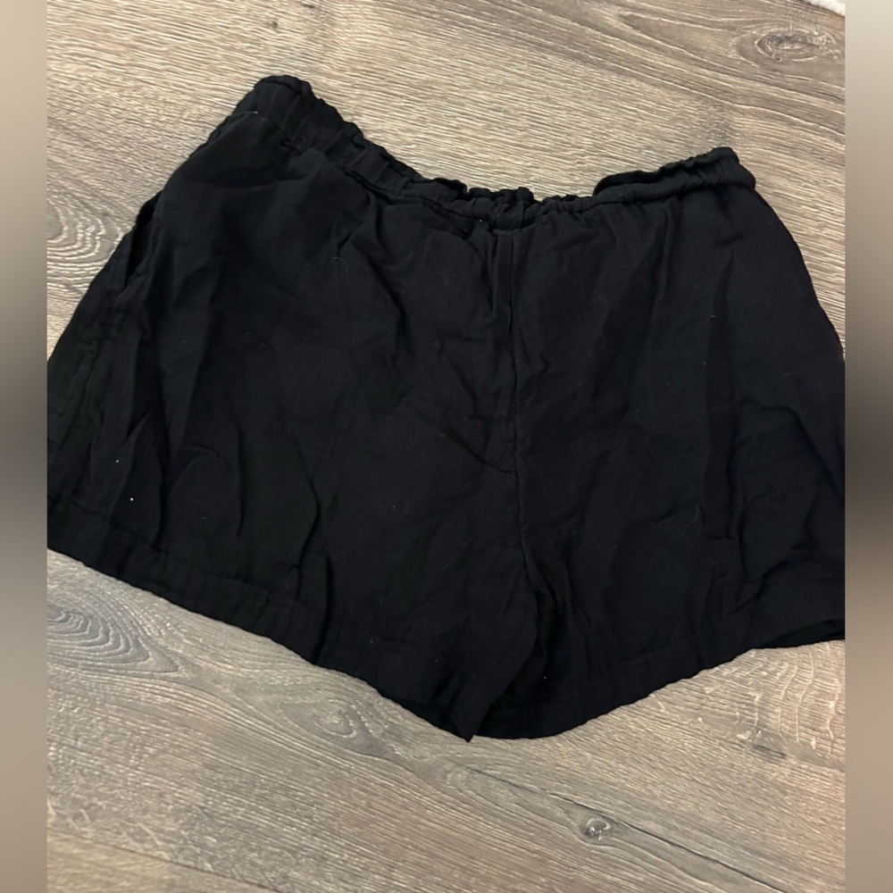 GAP Medium Gauze Crinkle Drawstring Shorts with Pockets Black - Picture 3 of 3